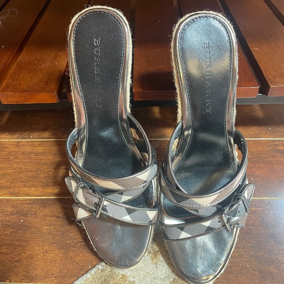Burberry espadrille sandals - Picture 1 of 9